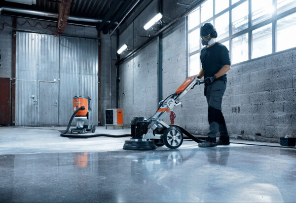 Dust Extraction Vacuum Heavy Duty - In Action 1 Dust Extraction Vacuum Heavy Duty - In Action 1