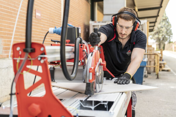 Electric Tile Cutter (Overhead Rail) DCX-250 1250 - In Action 4 Electric Tile Cutter (Overhead Rail) DCX-250 1250 - In Action 4