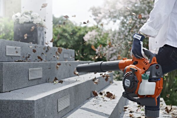 Petrol Leaf Blower / Vacuum - In Action 1 Petrol Leaf Blower / Vacuum - In Action 1